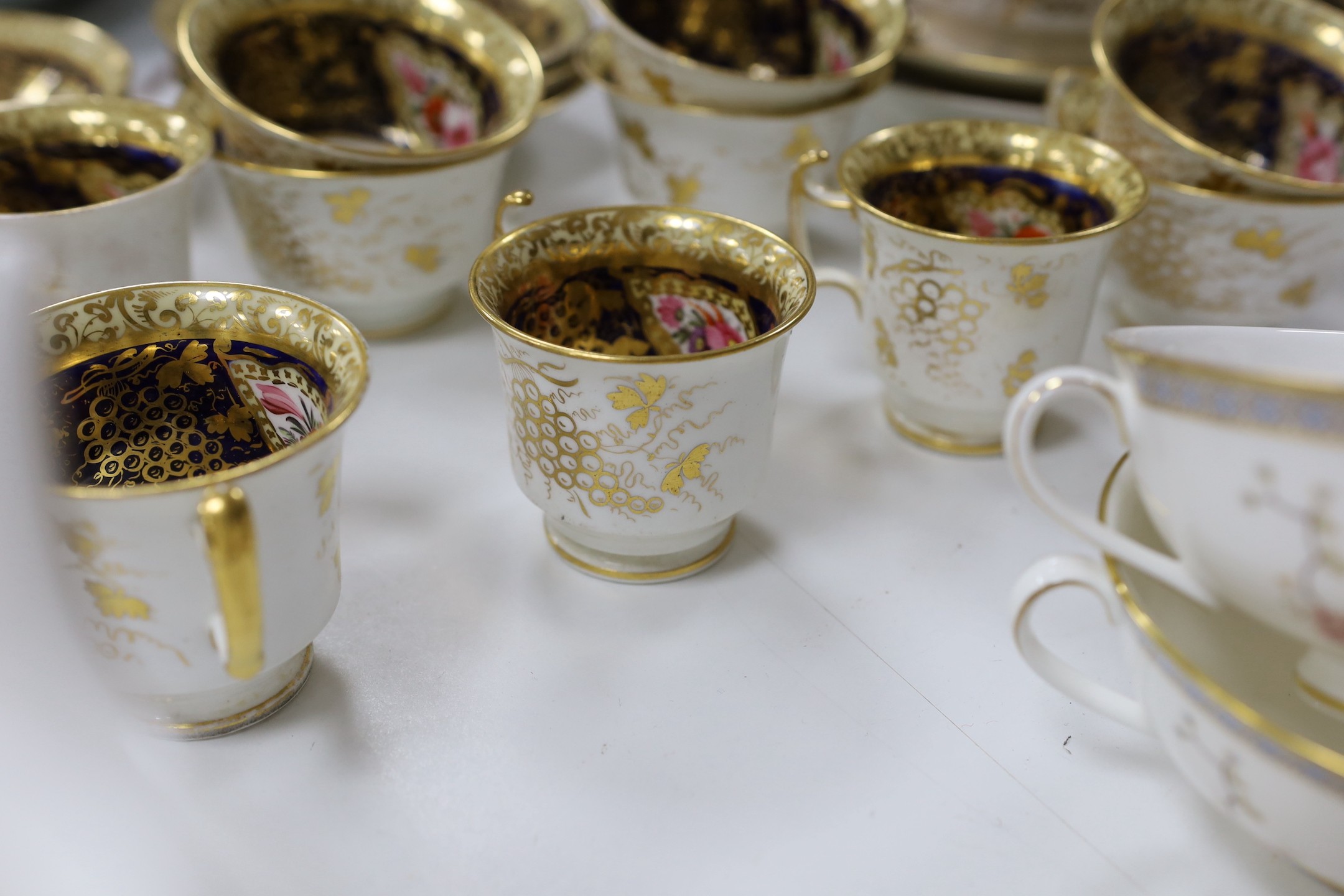 A Coalport part tea and coffee set, in London shape, c.1820 - 21 pieces
